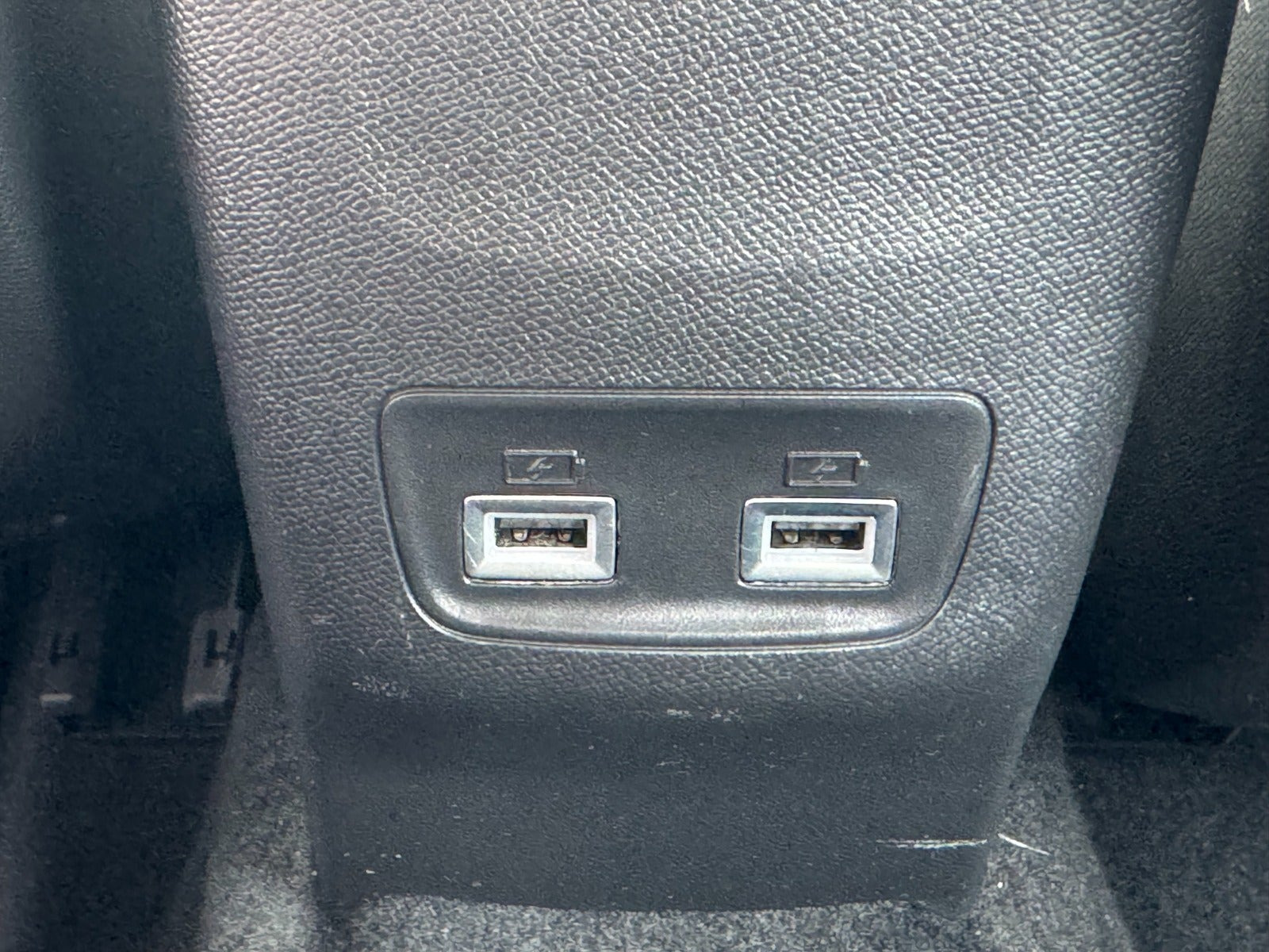 Hvid Peugeot e-208 fra 2021
