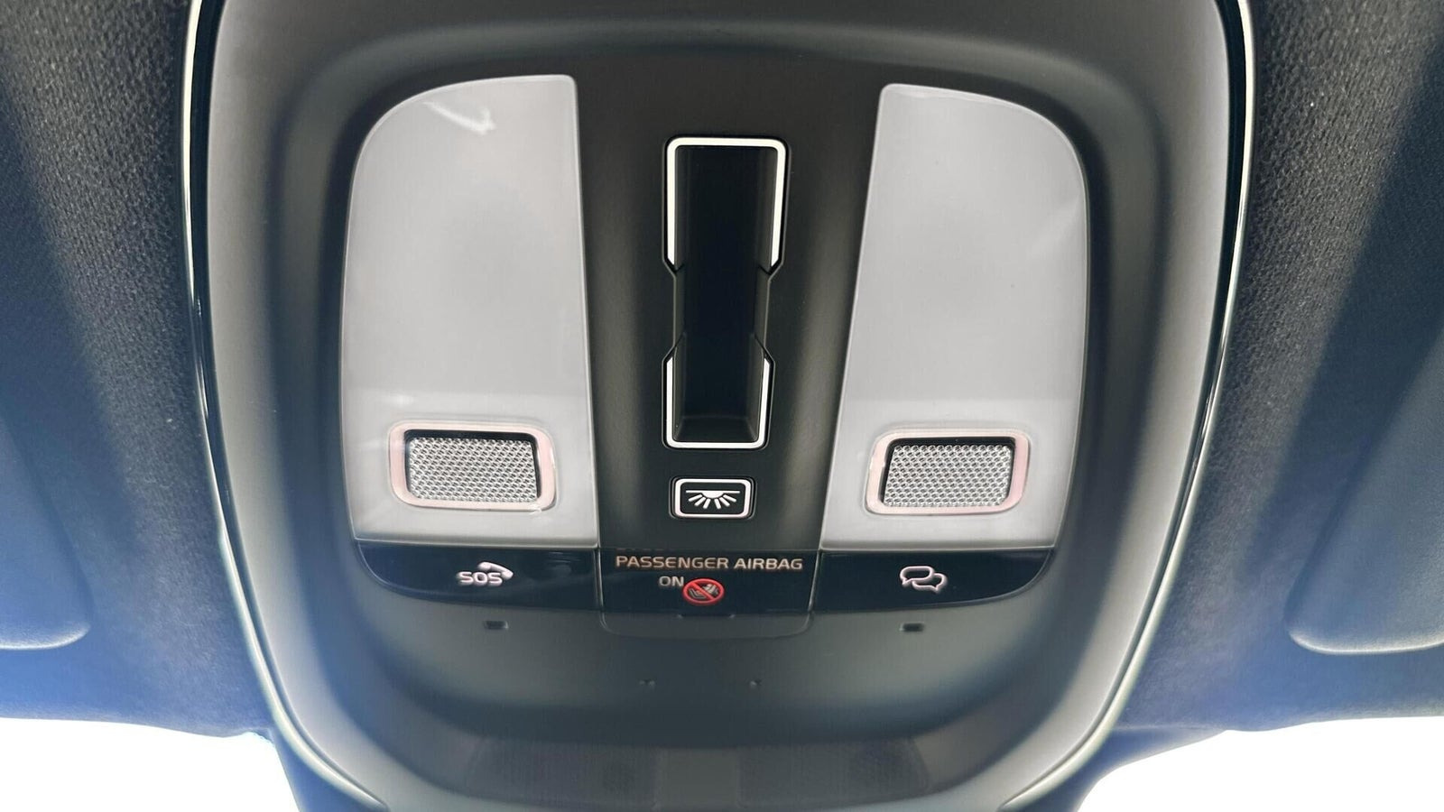 Grå Volvo EX40 fra 2024