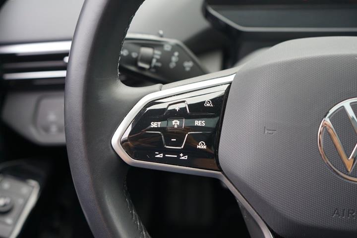 Hvid VW ID.4 fra 2025