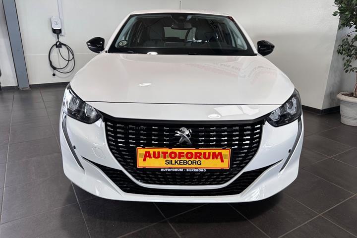 Hvid Peugeot 208 fra 2022