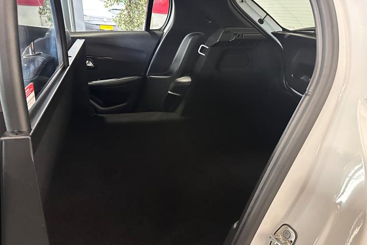 Hvid Peugeot 208 fra 2022