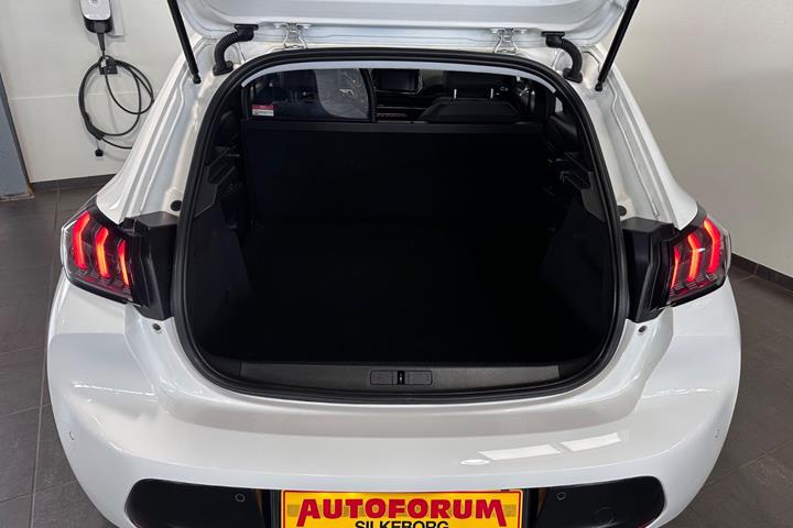 Hvid Peugeot 208 fra 2022