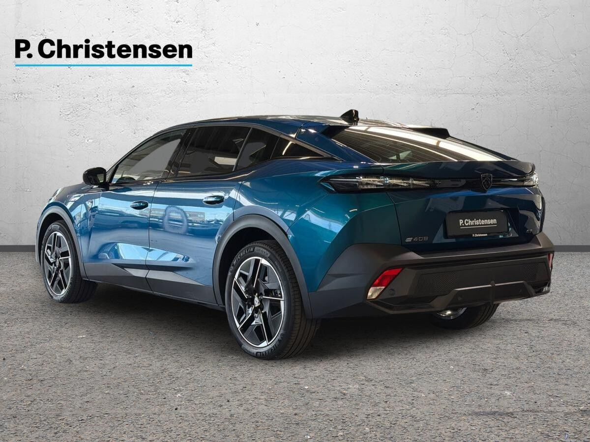 Blå Peugeot e-408 fra 2025