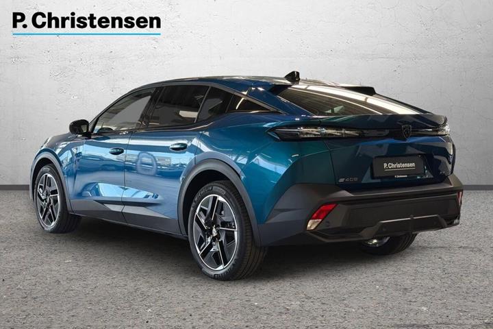 Blå Peugeot e-408 fra 2025
