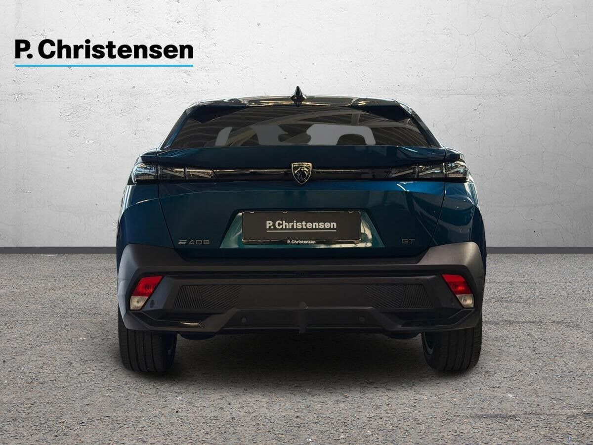Blå Peugeot e-408 fra 2025