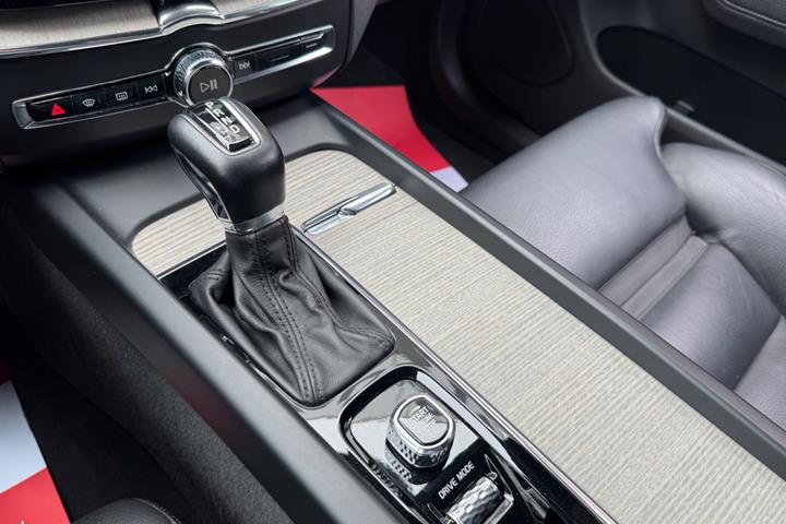 Hvid Volvo XC60 fra 2019