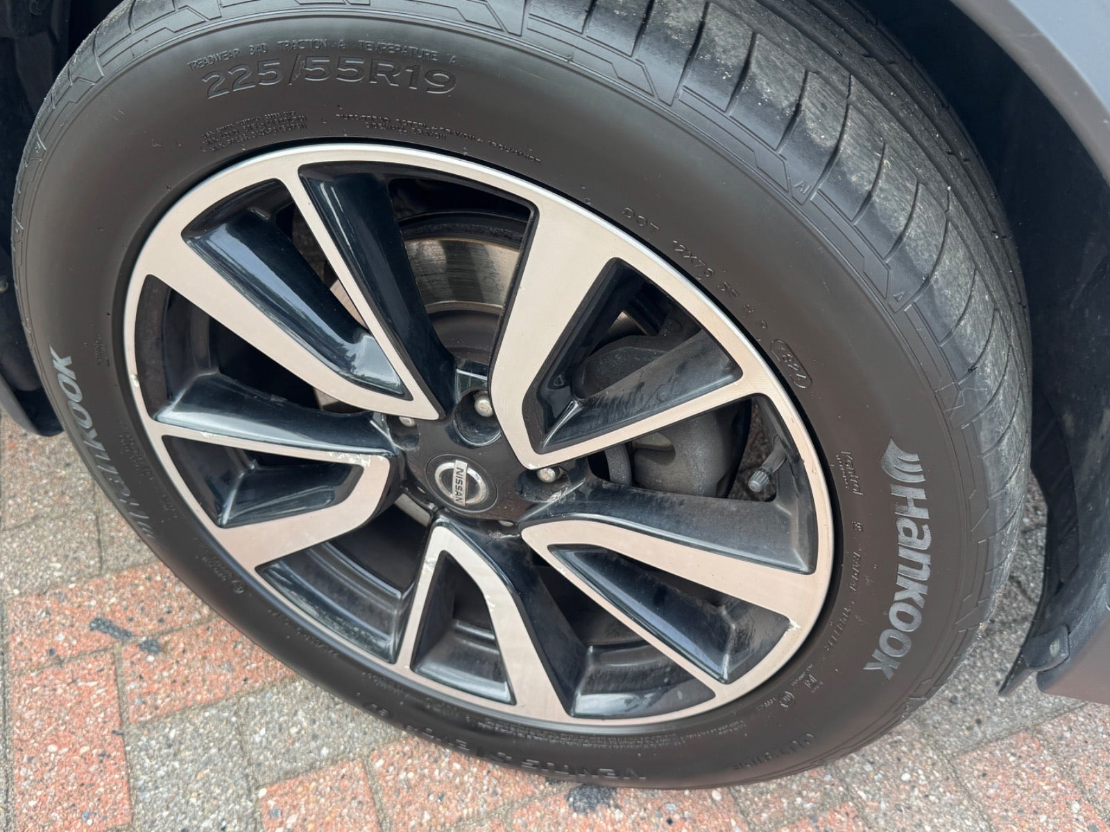 Sort Nissan X-Trail fra 2019