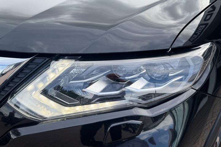 Sort Nissan X-Trail fra 2019