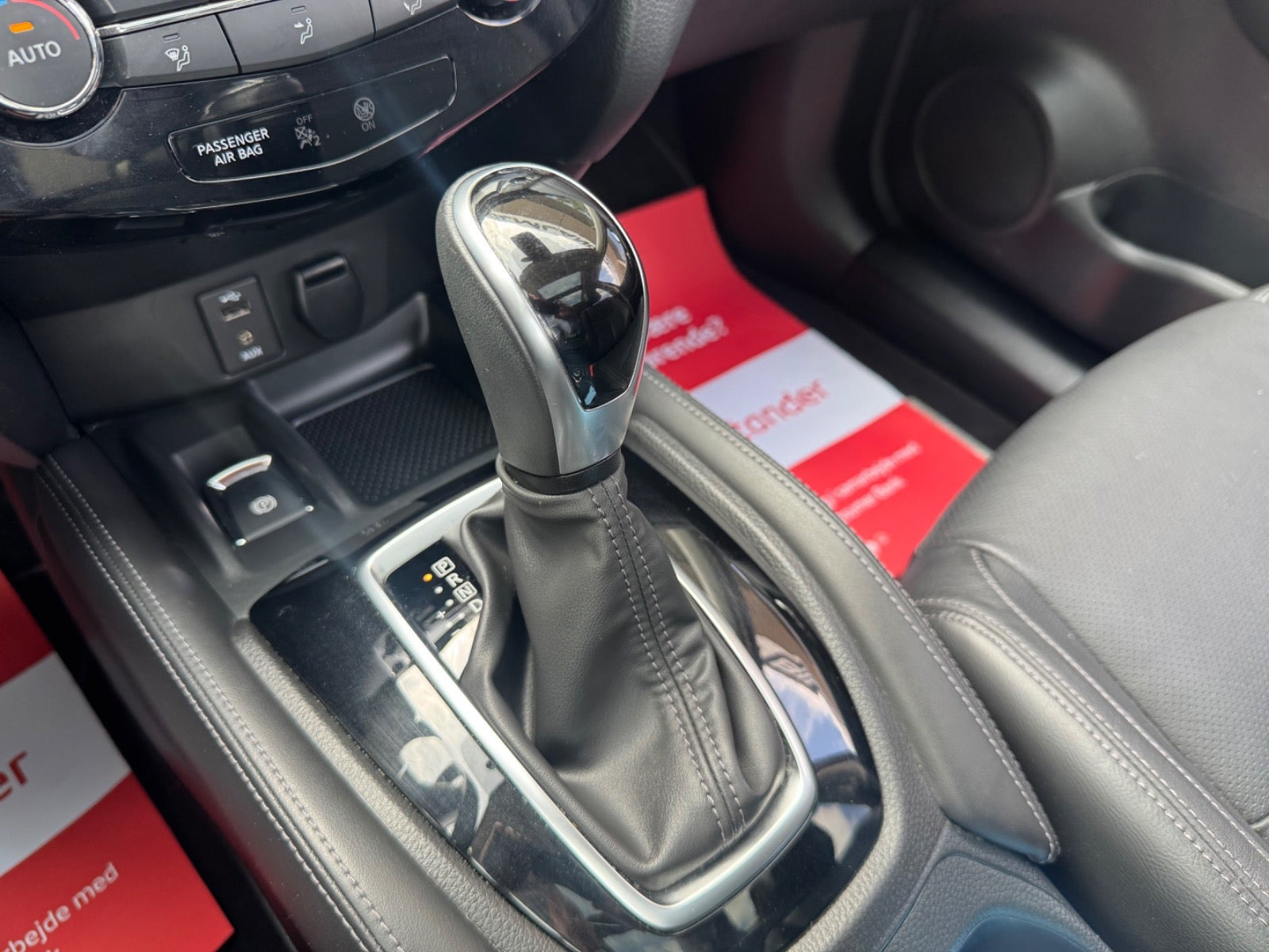 Sort Nissan X-Trail fra 2019