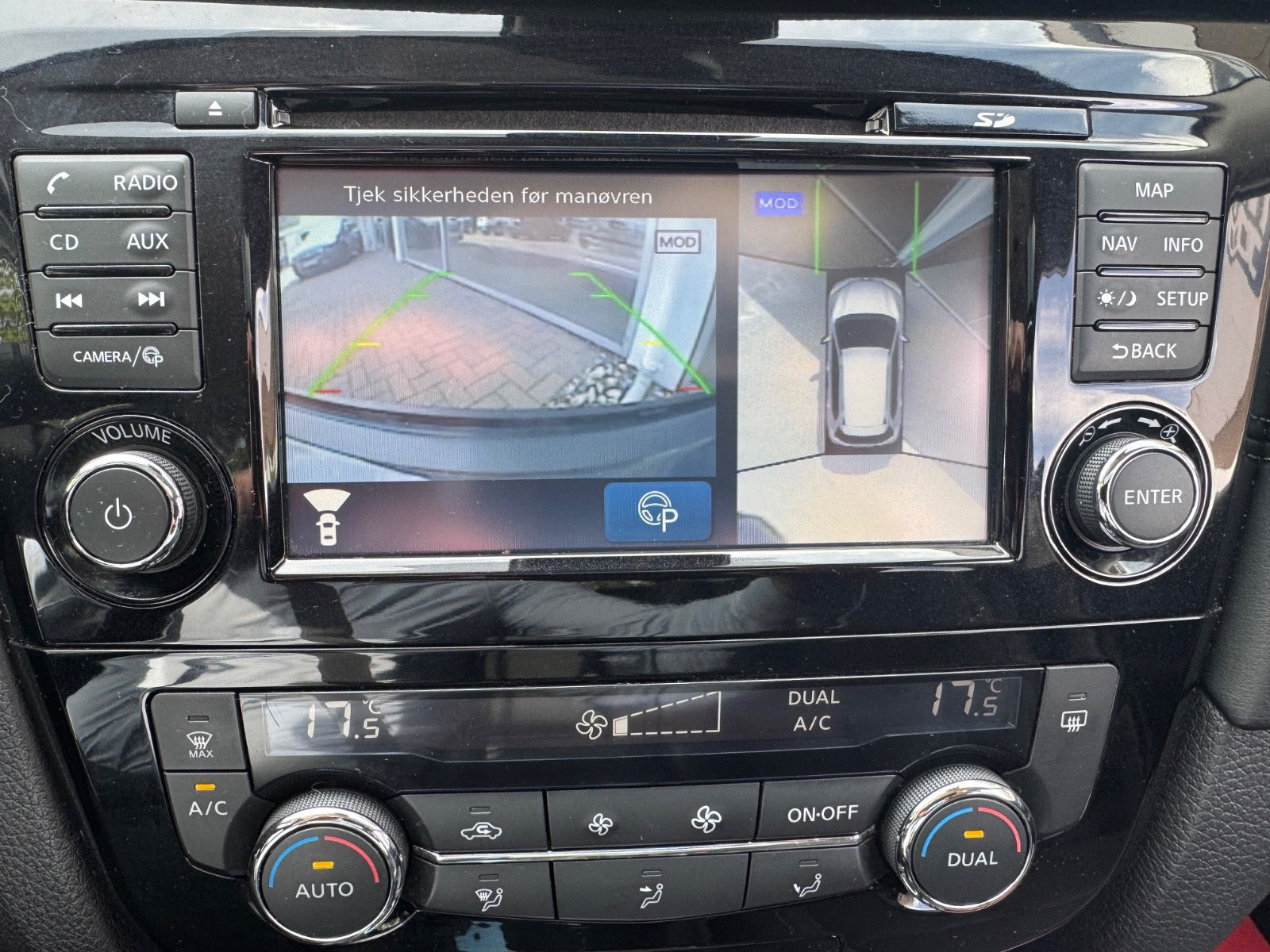 Sort Nissan X-Trail fra 2019