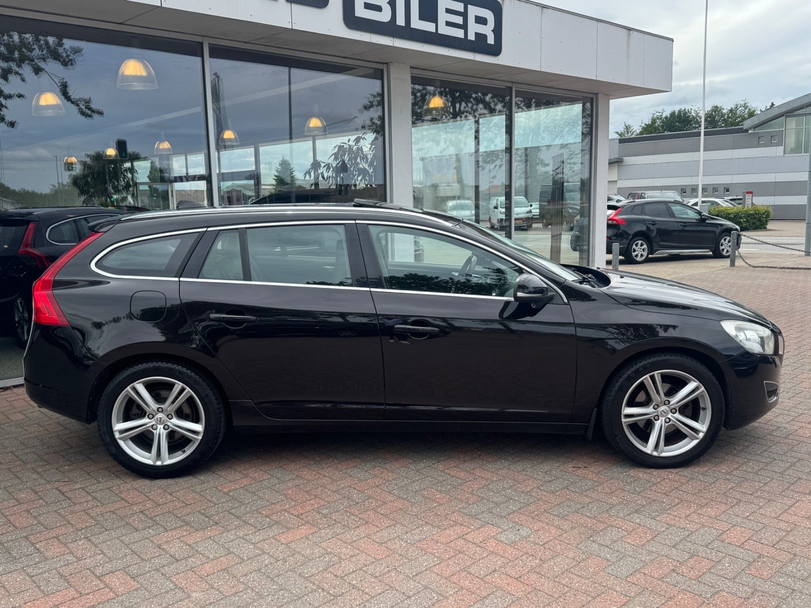 Sort Volvo V60 fra 2012