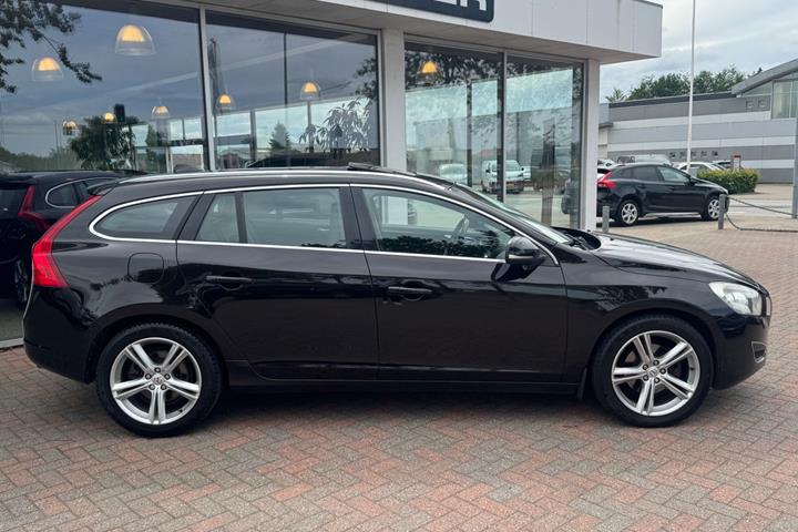 Sort Volvo V60 fra 2012