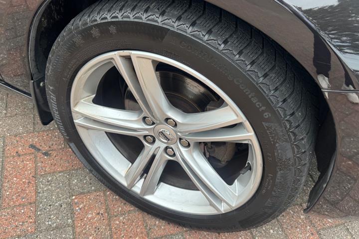 Sort Volvo V60 fra 2012