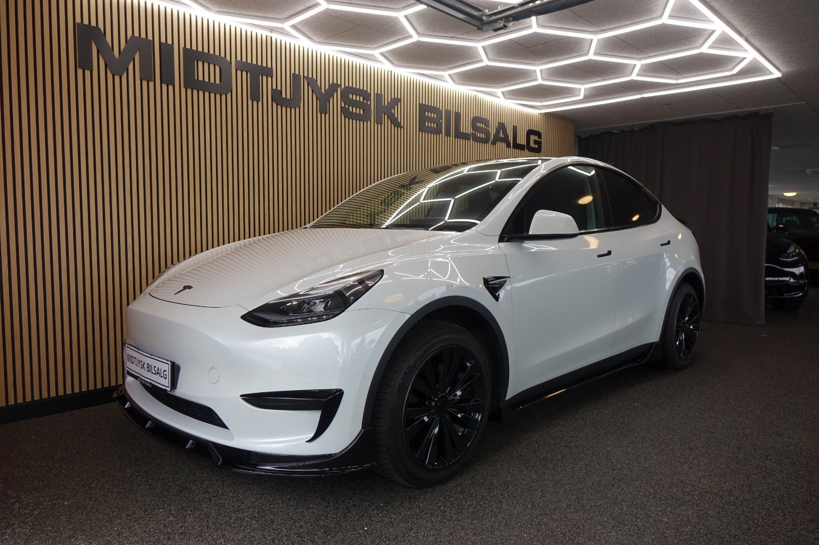 Tesla Model Y RWD