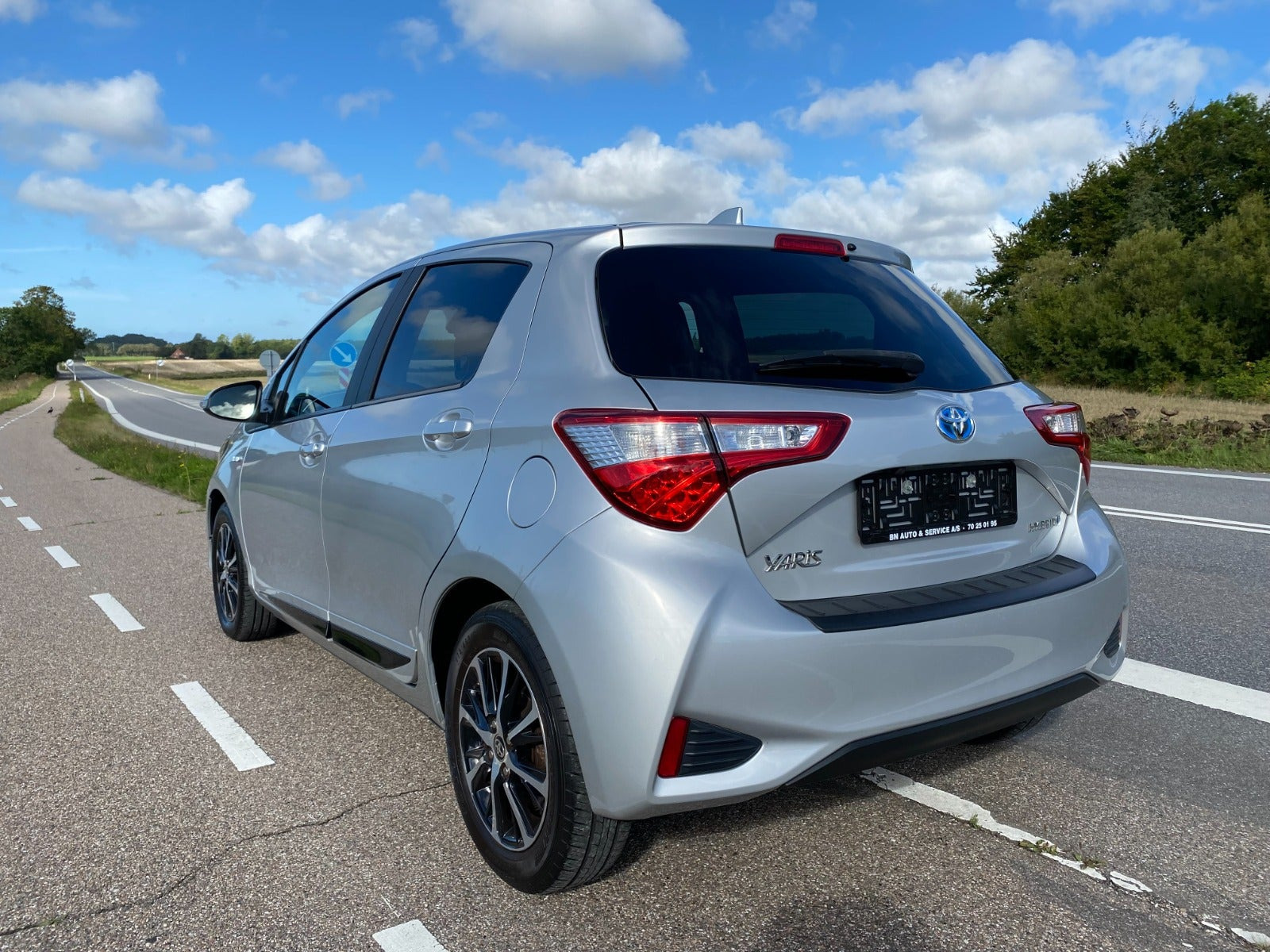 Sølv Toyota Yaris fra 2019