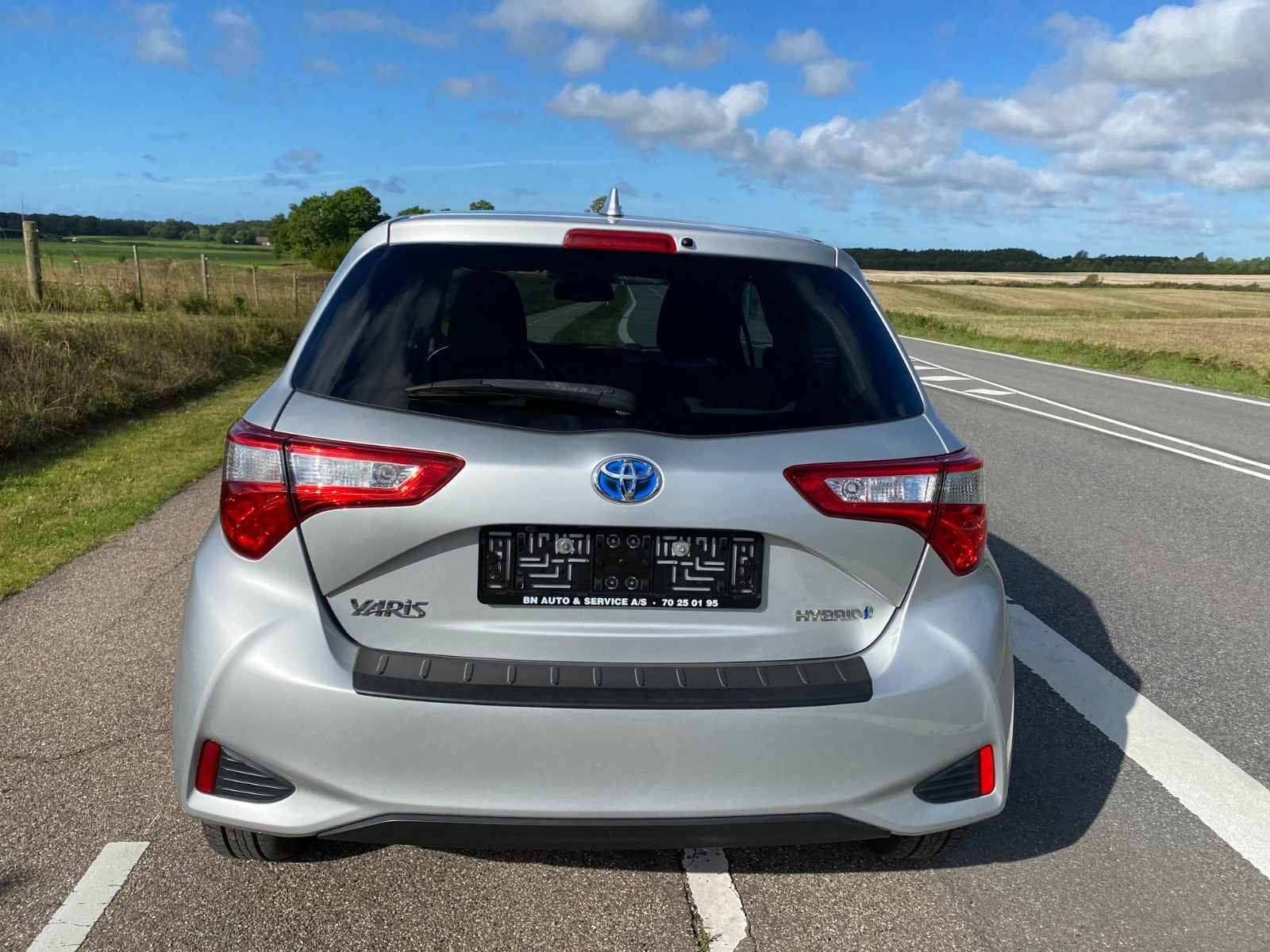 Sølv Toyota Yaris fra 2019