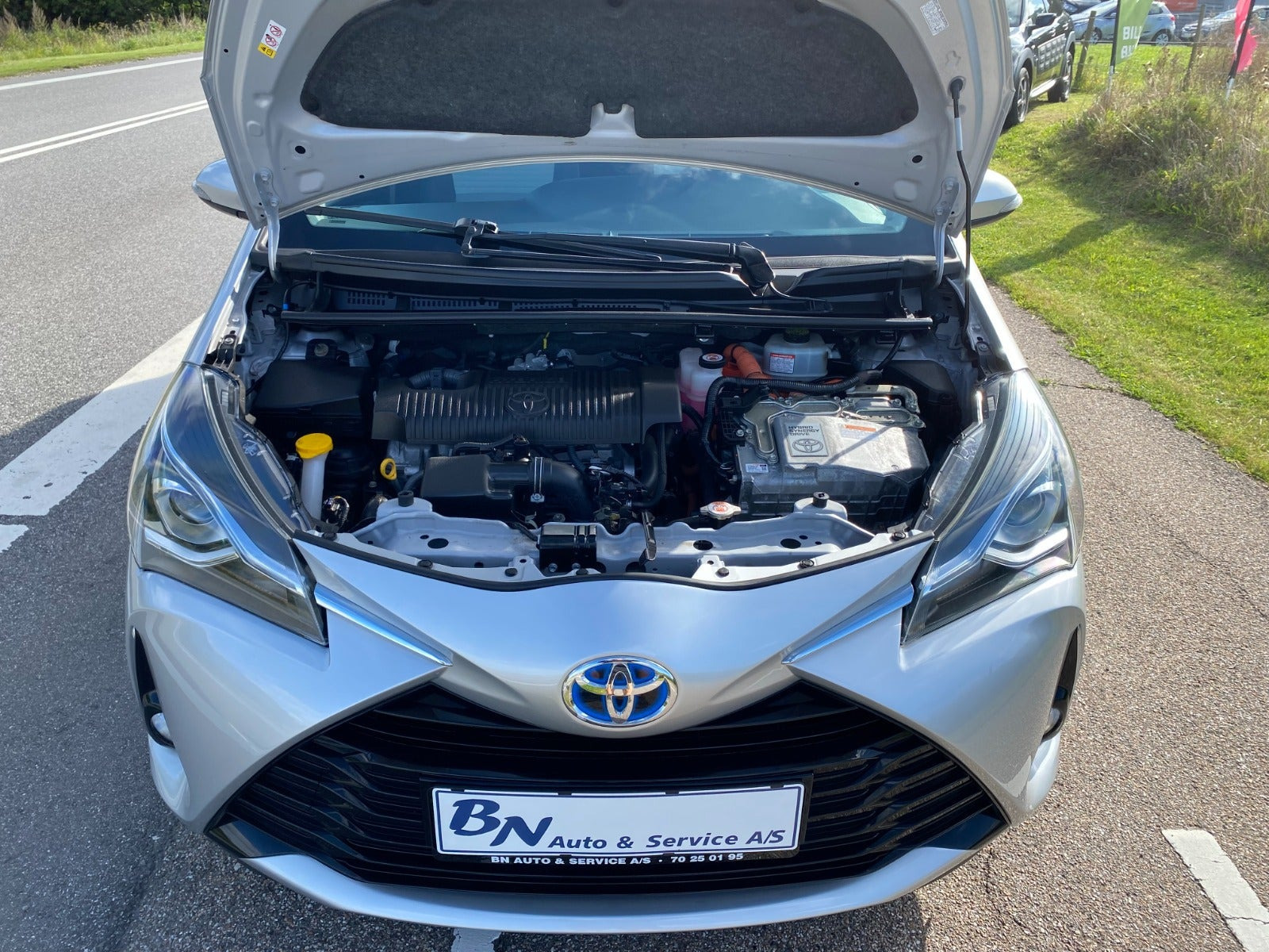 Sølv Toyota Yaris fra 2019