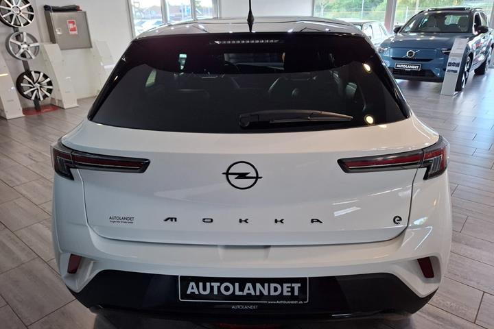 Hvid Opel Mokka-e fra 2024