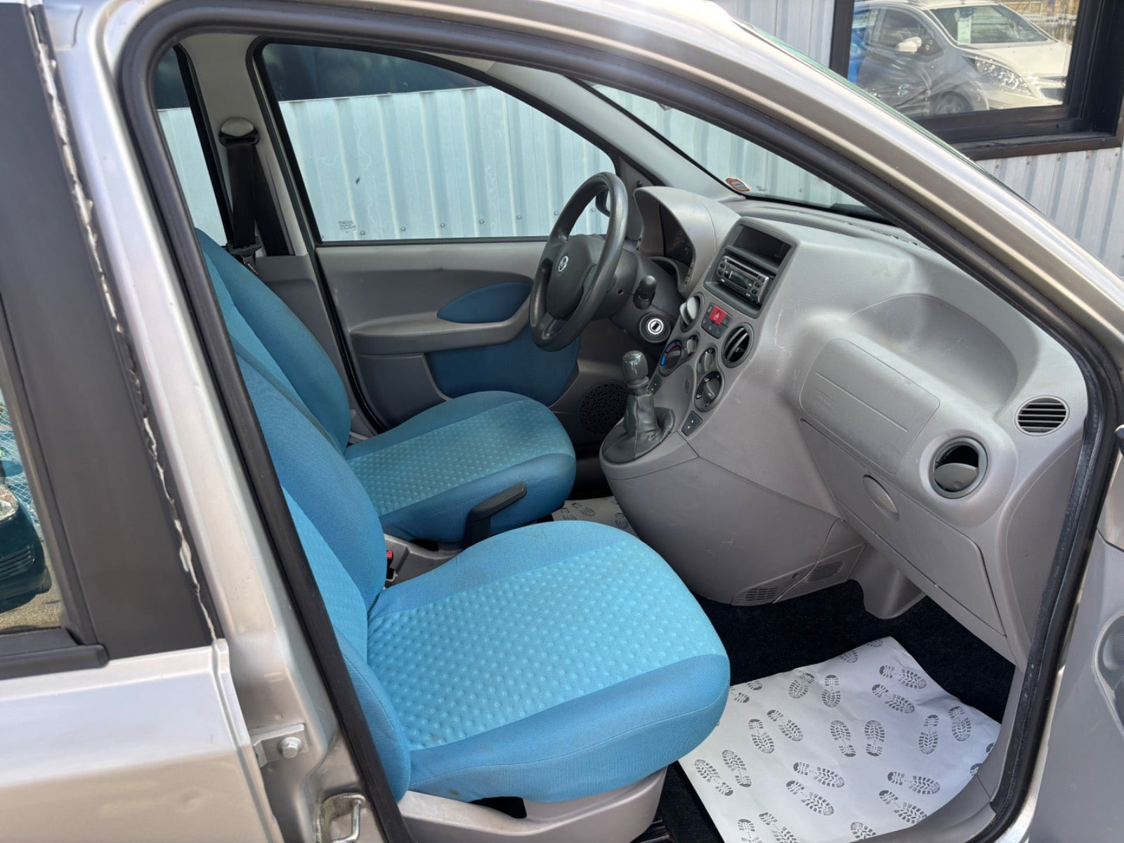 Sølv Fiat Panda fra 2005