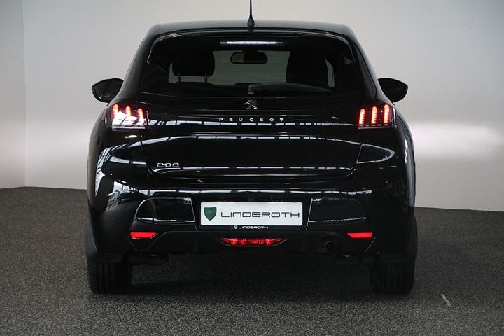 Sort Peugeot 208 fra 2024