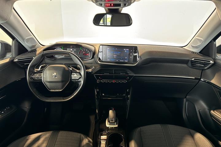 Sort Peugeot 208 fra 2024