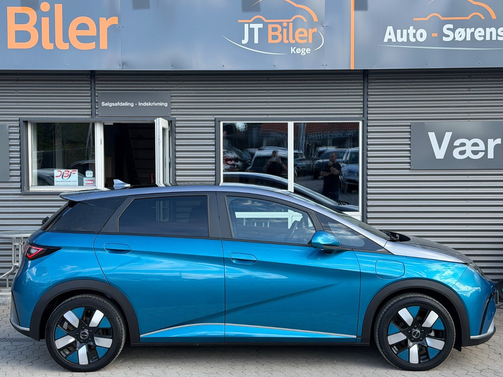 Blå BYD Dolphin fra 2023