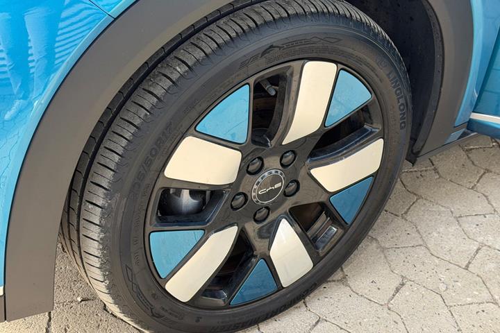 Blå BYD Dolphin fra 2023