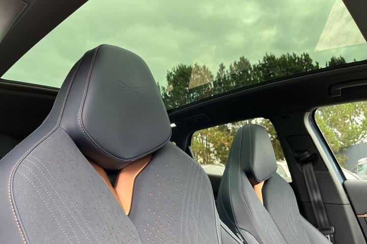 Blå Cupra Tavascan fra 2025