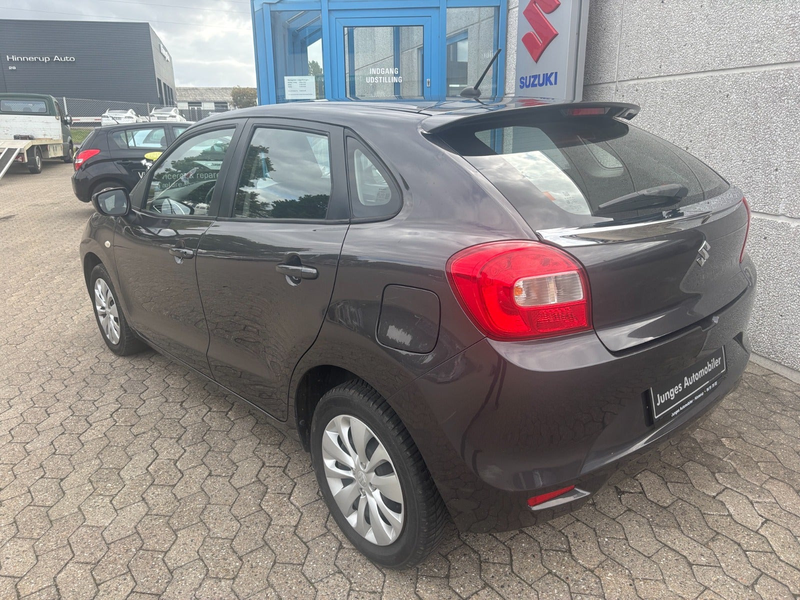 Grå Suzuki Baleno fra 2018