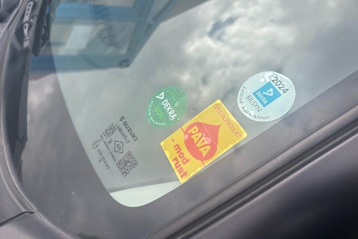 Grå Suzuki Baleno fra 2018
