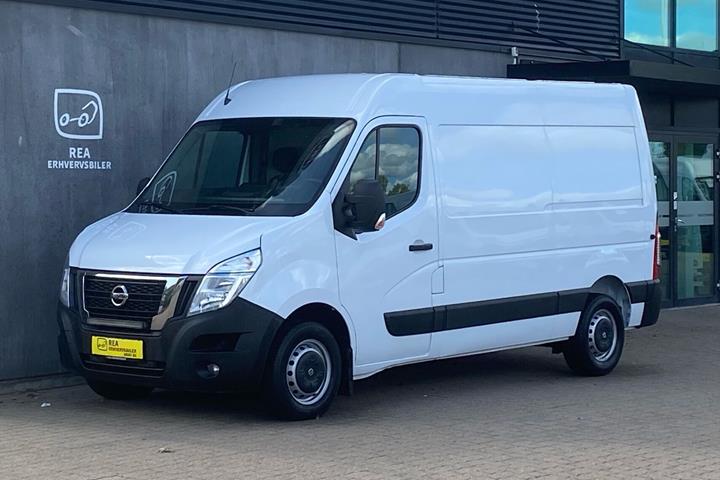 Hvid Nissan Interstar fra 2023