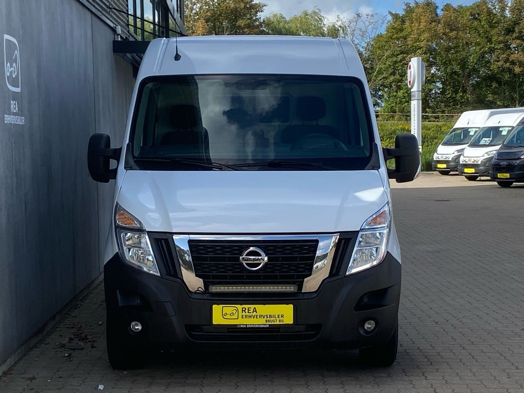 Hvid Nissan Interstar fra 2023