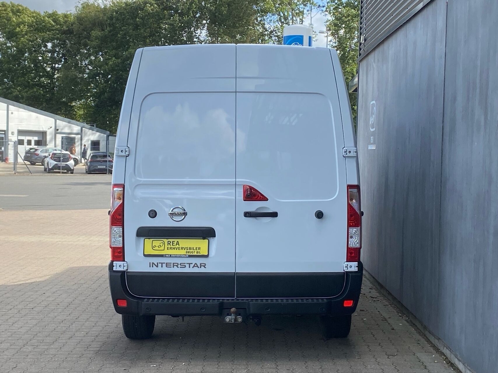 Hvid Nissan Interstar fra 2023