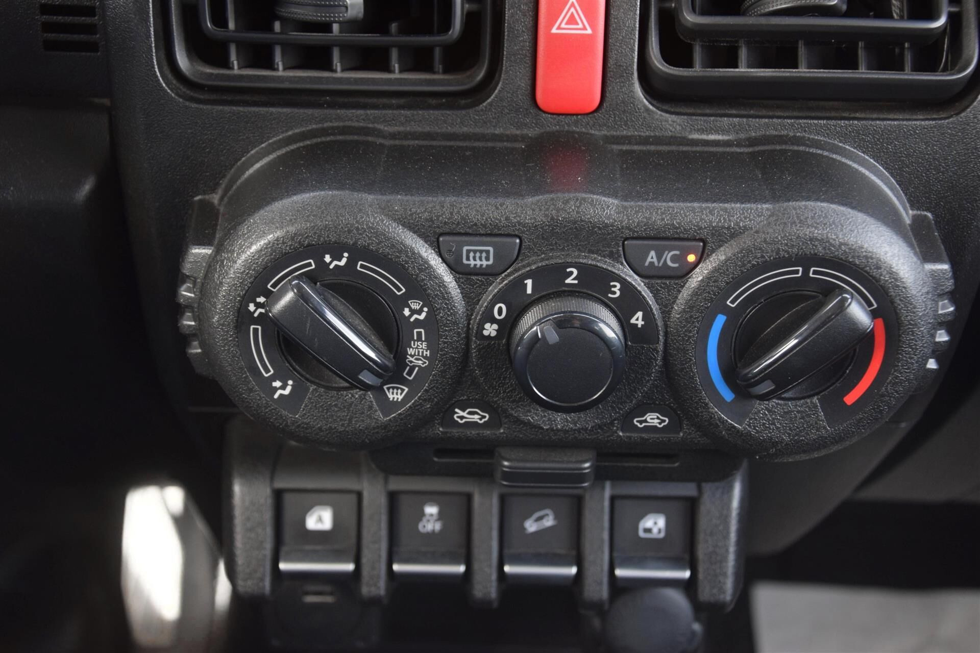 Grøn Suzuki Jimny fra 2023