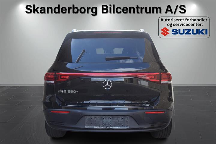Sort Mercedes EQB250+ fra 2023