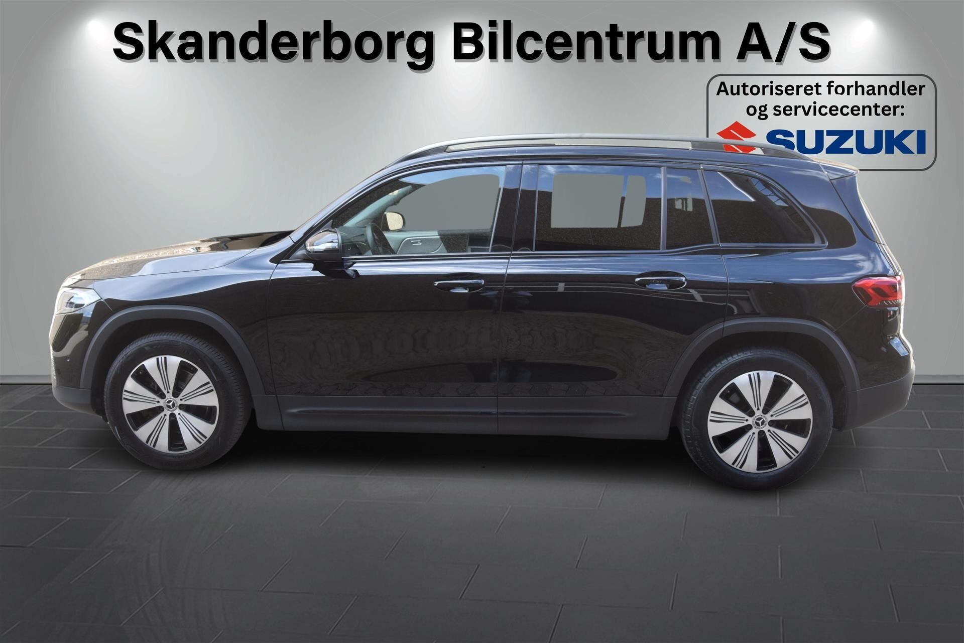 Sort Mercedes EQB250+ fra 2023