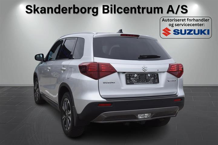 Sølv Suzuki Vitara fra 2021