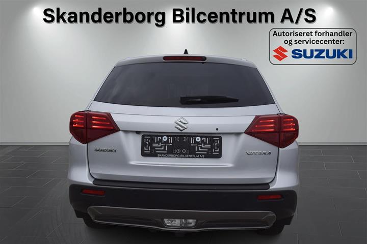 Sølv Suzuki Vitara fra 2021