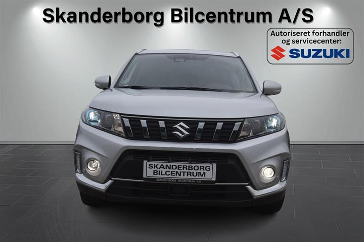 Sølv Suzuki Vitara fra 2021