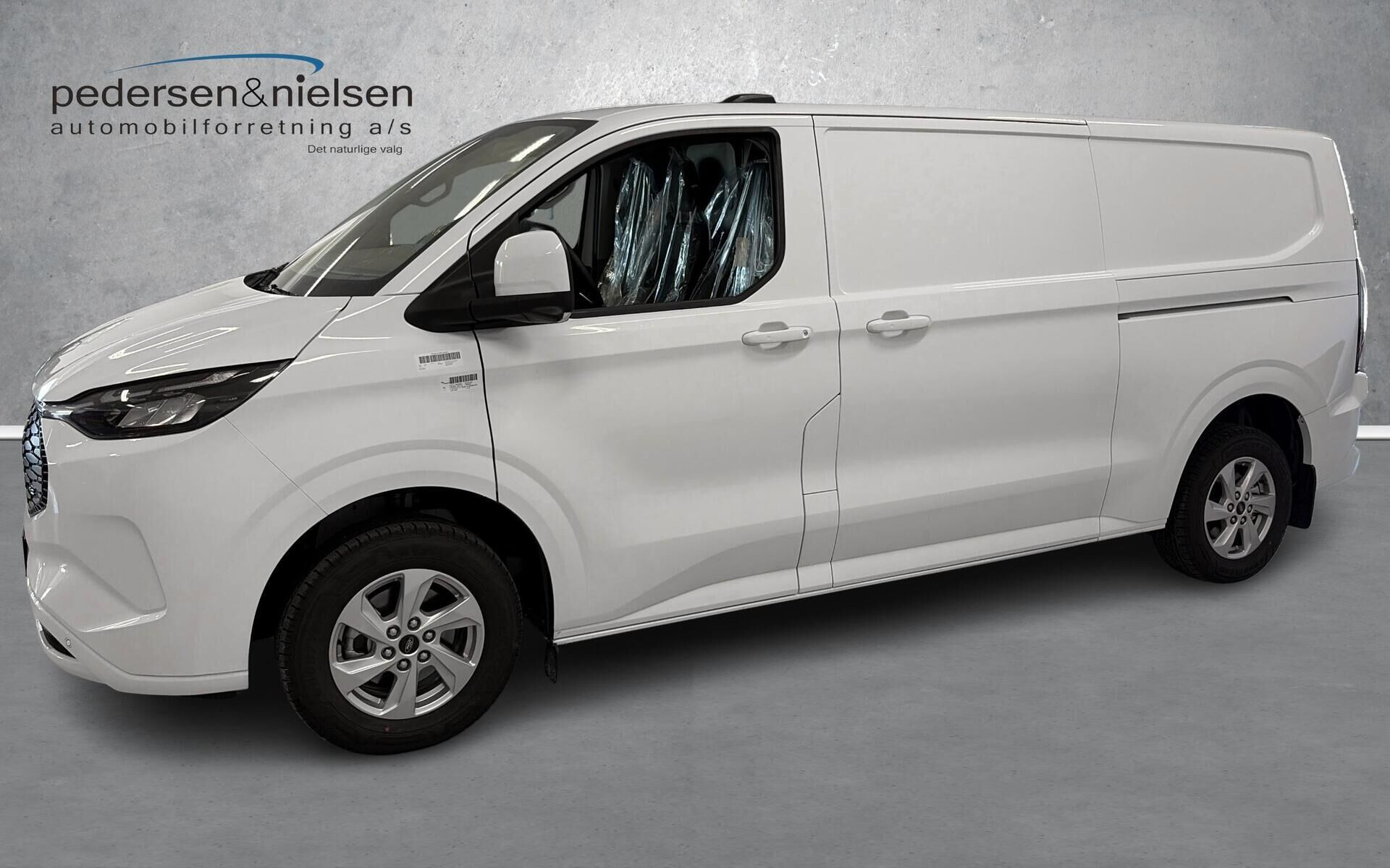 Hvid Ford E-Transit Custom fra 2026