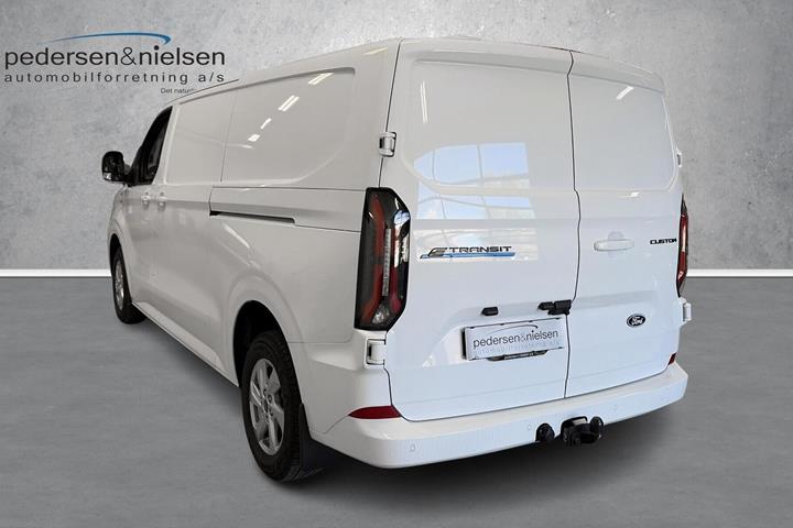 Hvid Ford E-Transit Custom fra 2026
