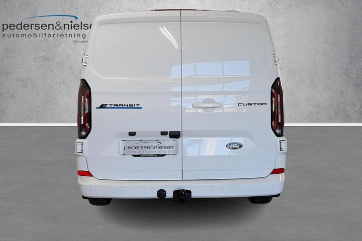 Hvid Ford E-Transit Custom fra 2026