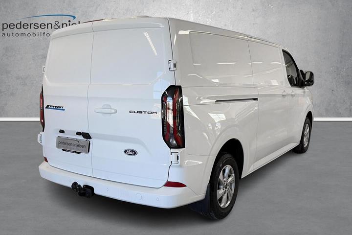 Hvid Ford E-Transit Custom fra 2026