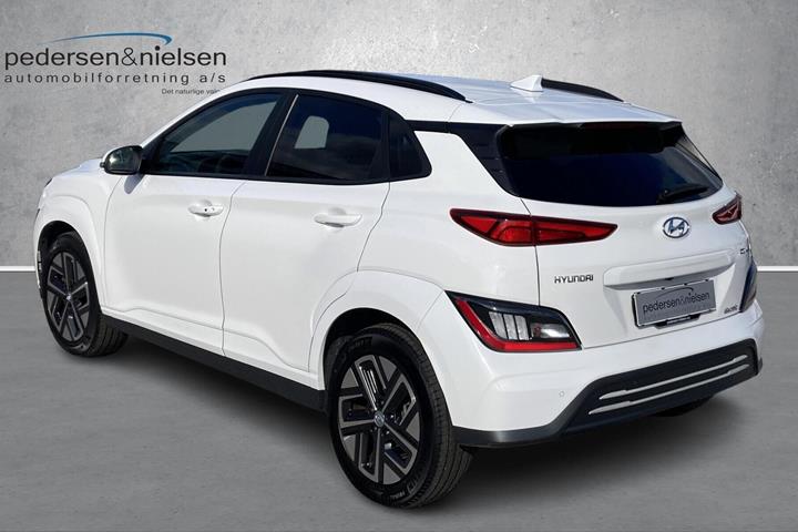 Hvid Hyundai Kona fra 2023