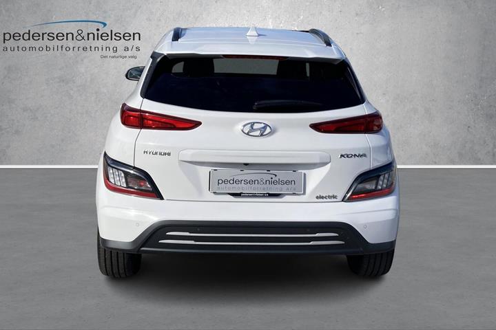 Hvid Hyundai Kona fra 2023