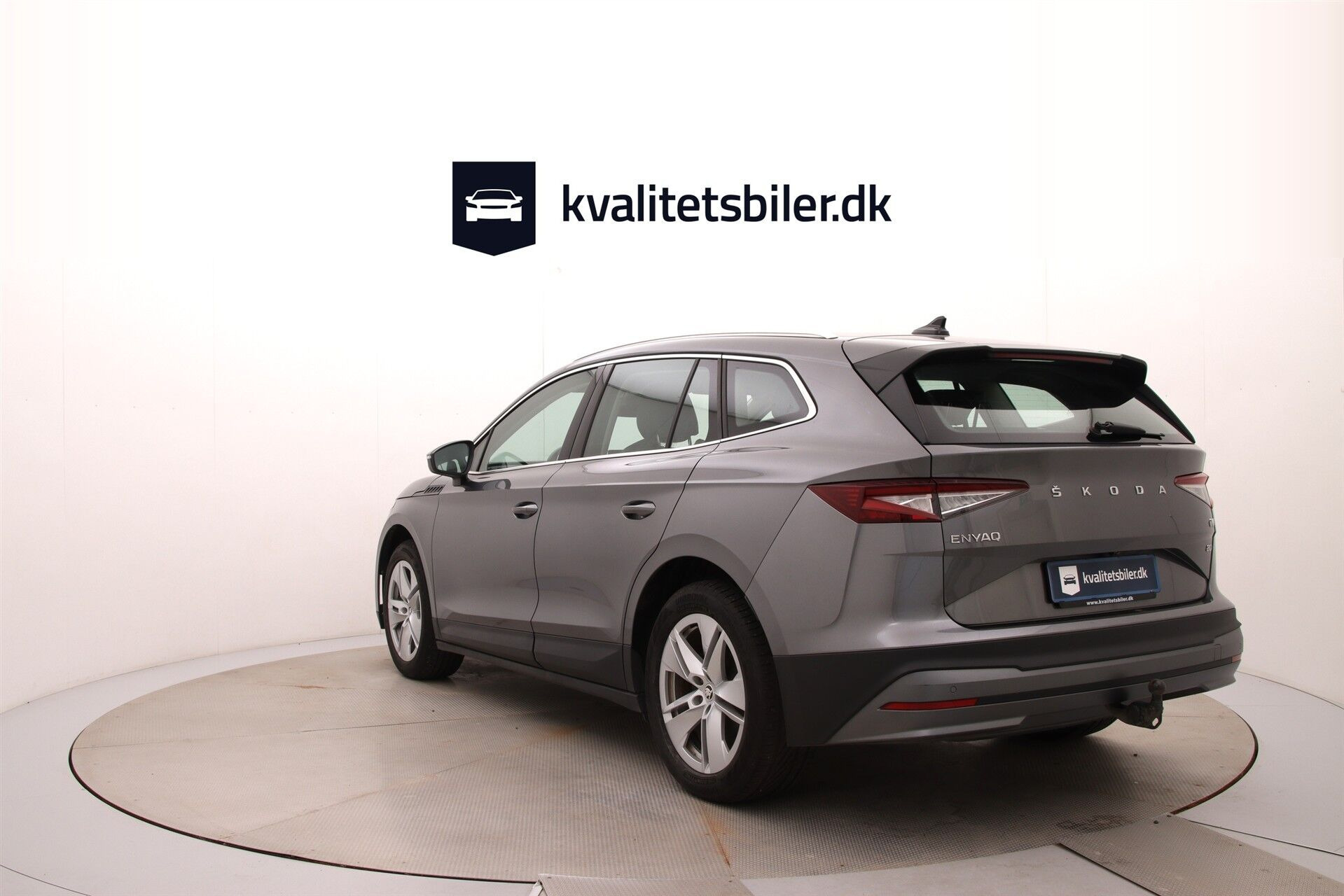 Grå Skoda Enyaq fra 2023