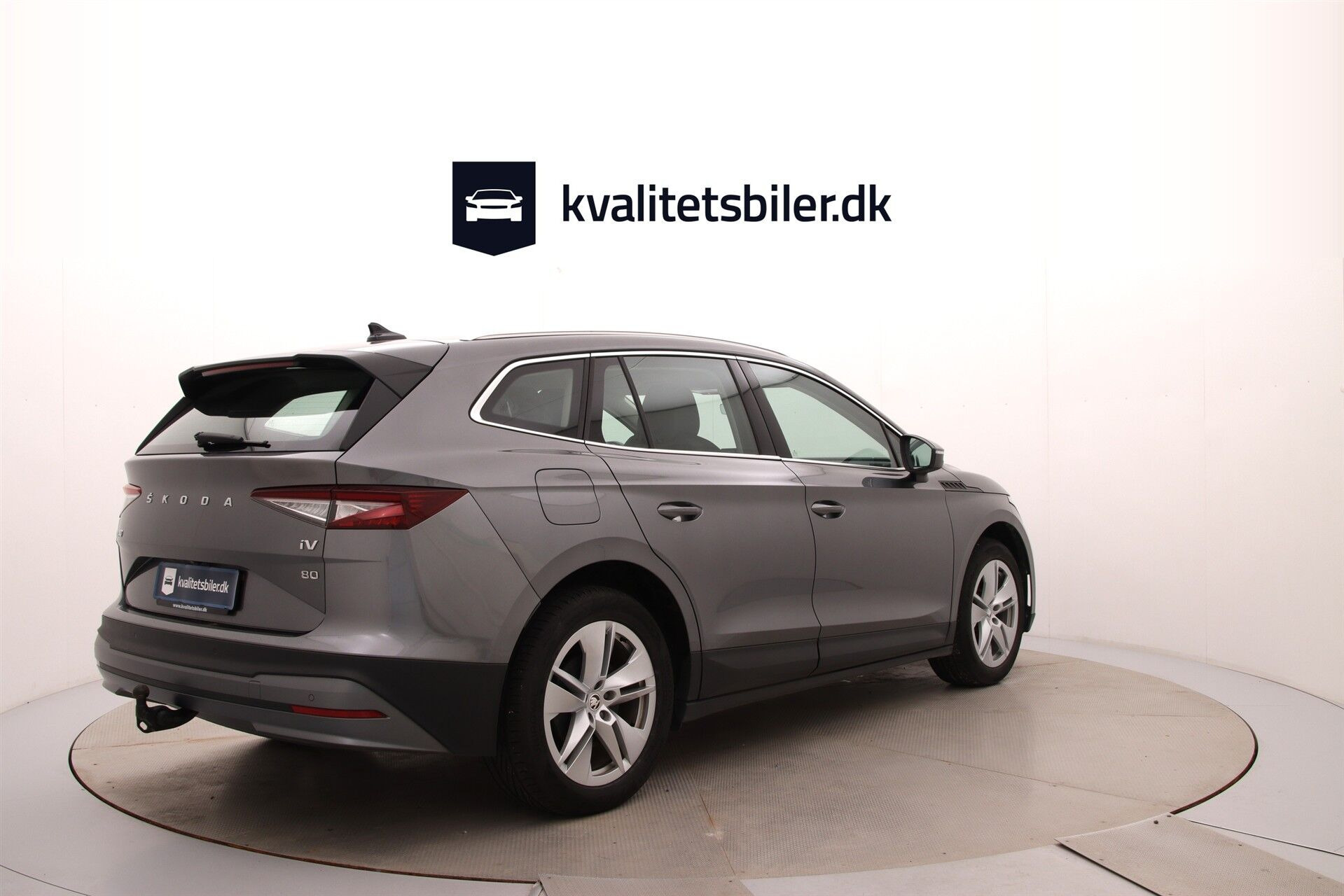 Grå Skoda Enyaq fra 2023