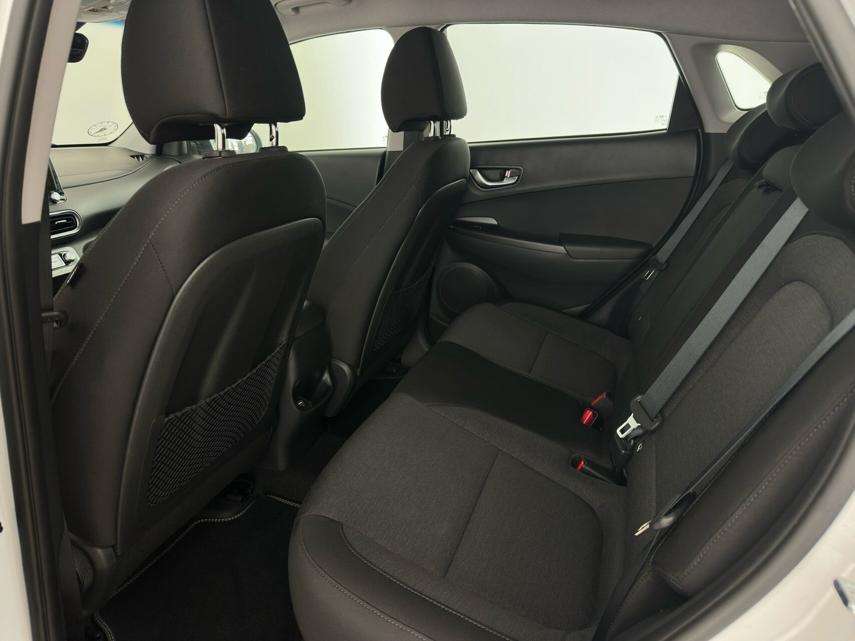 Hvid Hyundai Kona fra 2022