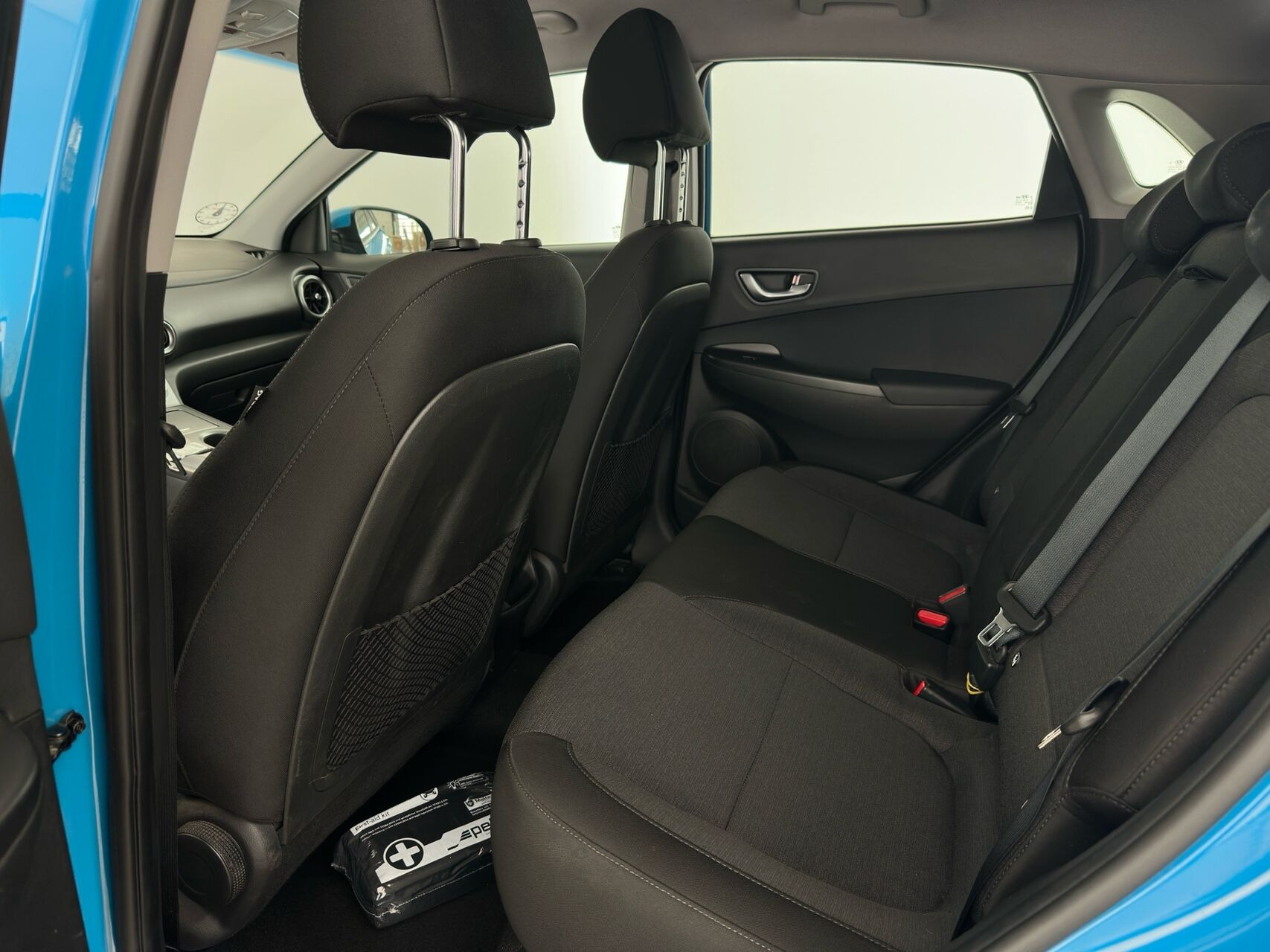 Blå Hyundai Kona fra 2022