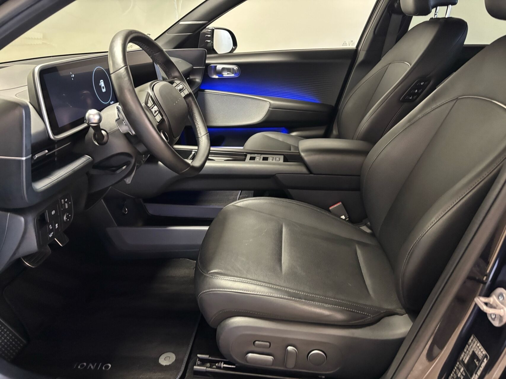 Blå Hyundai Ioniq 6 fra 2024